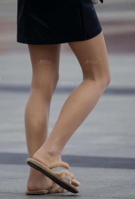 短裤丝拖 感觉一下是不是很美美哒[<font color=red>15P</font>]