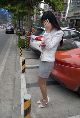 IESS 我们都想和她一起愉快的逛街