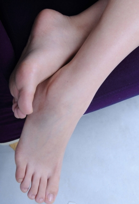 白嫩唯美的美脚玉足，白皙如玉[<font color=red>13P</font>]