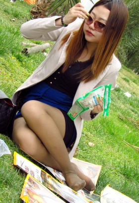 公园性感的抽薄袜丝妩媚少妇 [20P][<font color=red>20P</font>]