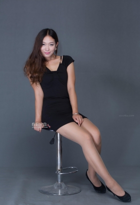 一双丝袜让腿更美 更光滑...[<font color=red>28P</font>]