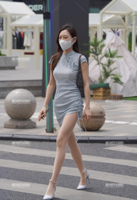 清凉漂亮又有腿长[<font color=red>9P</font>]