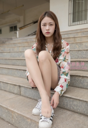 梦丝女神 -人长的漂亮，怎么穿都美[<font color=red>68P</font>]